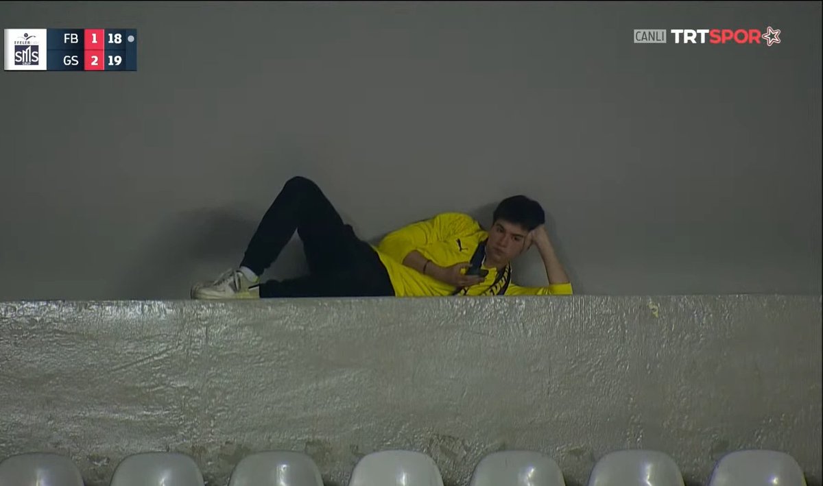 Sanki her şey yolundaymış gibi bide fenerbahçeliyizdir