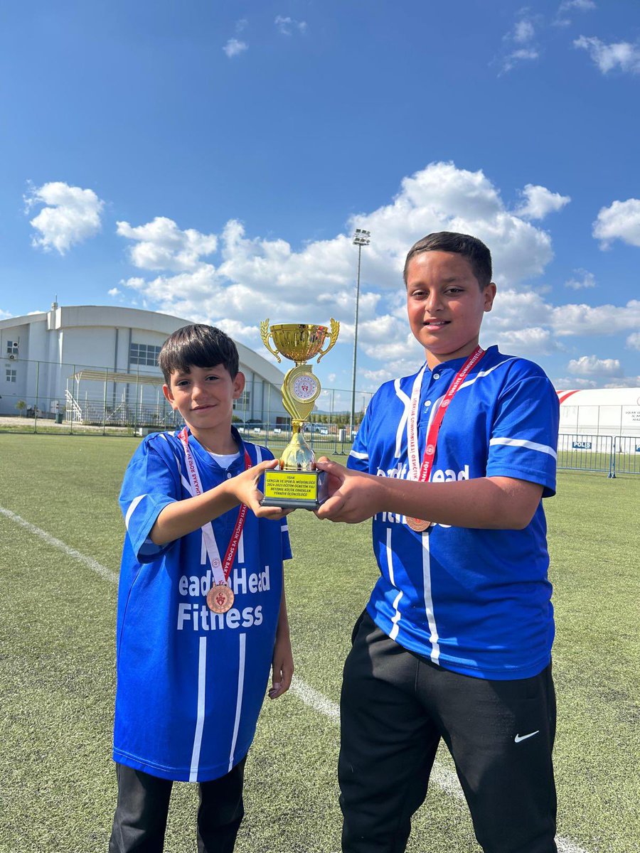 GSB_Gaziantep's tweet photo. 📍Uşak

⚾ Okul Sporları Beyzbol Küçükler Türkiye Birinciliği

Nizip Gevence Ortaokulu, Türkiye 🥉 derecesini elde etti! 👏  

Tüm sporcularımızı ve antrenörlerini tebrik ediyor, başarılarının  devamını diliyoruz!

@OA_BAK @gencliksporbak https://t.co/UaeQI32sZT