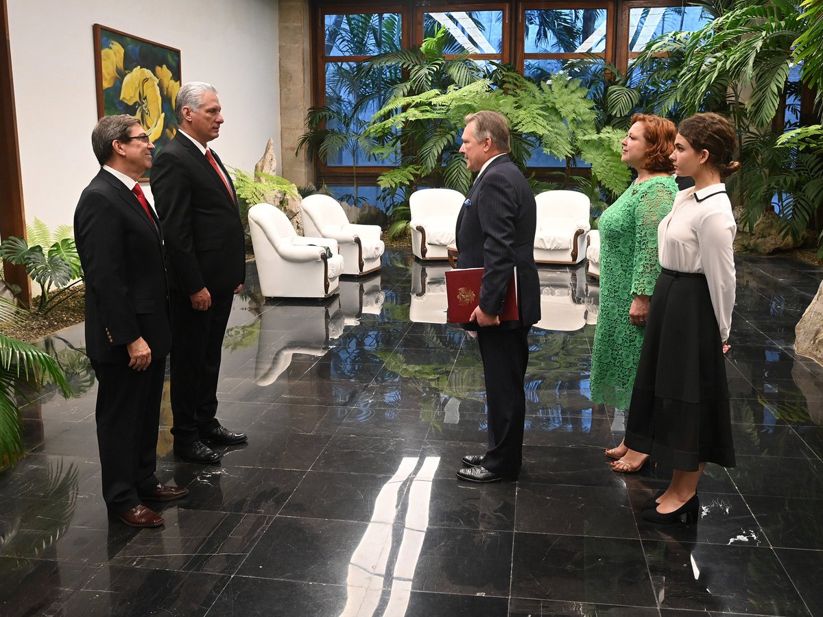 Embajada de Rusia en Cuba (@embruscuba) on Twitter photo Felicitamos al Presidente Miguel Díaz-Canel Bermúdez <a href="/DiazCanelB/">Miguel Díaz-Canel Bermúdez</a>, destacada figura política que hace una contribución significativa al fortalecimiento de las posiciones de #Cuba en la arena internacional, por su cumpleaños 65. ¡Buena salud, bienestar y nuevos éxitos! Felicitamos al Presidente Miguel Díaz-Canel Bermúdez <a href="/DiazCanelB/">Miguel Díaz-Canel Bermúdez</a>, destacada figura política que hace una contribución significativa al fortalecimiento de las posiciones de #Cuba en la arena internacional, por su cumpleaños 65. ¡Buena salud, bienestar y nuevos éxitos!