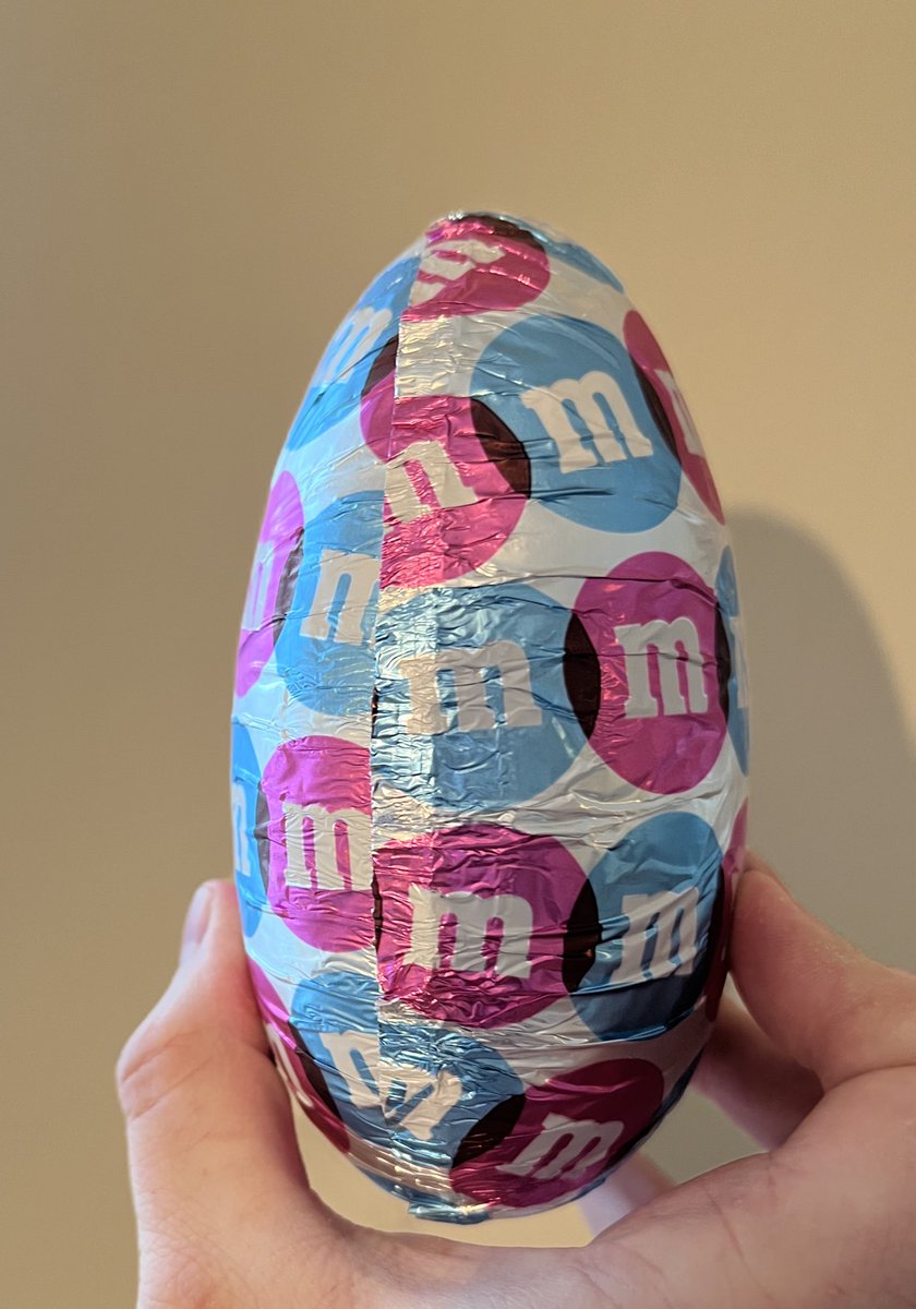 RossCon's tweet photo. Well let’s jump on this trend. Seems Easter eggs are no longer egg shaped in 3 dimensions. Is this an attempt to make them seem bigger in the packaging as only visible from the front 🧐 https://t.co/0ozGD1wJOH