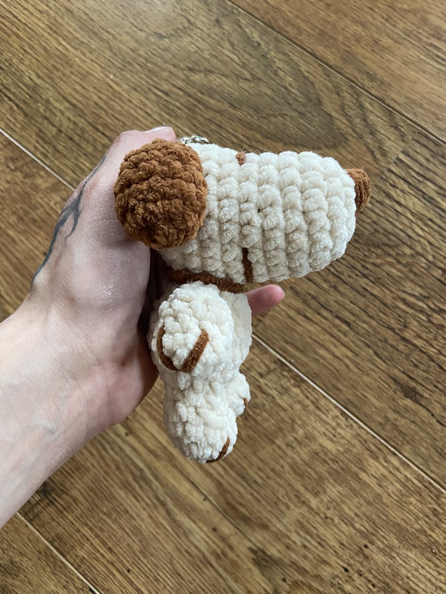 sn00pink's tweet photo. J’ai fait un snoopy en en crochet 👉🏼👈🏼
Il est dispo sur mon Vinted : sanpepsan https://t.co/mWkBB6mXnV