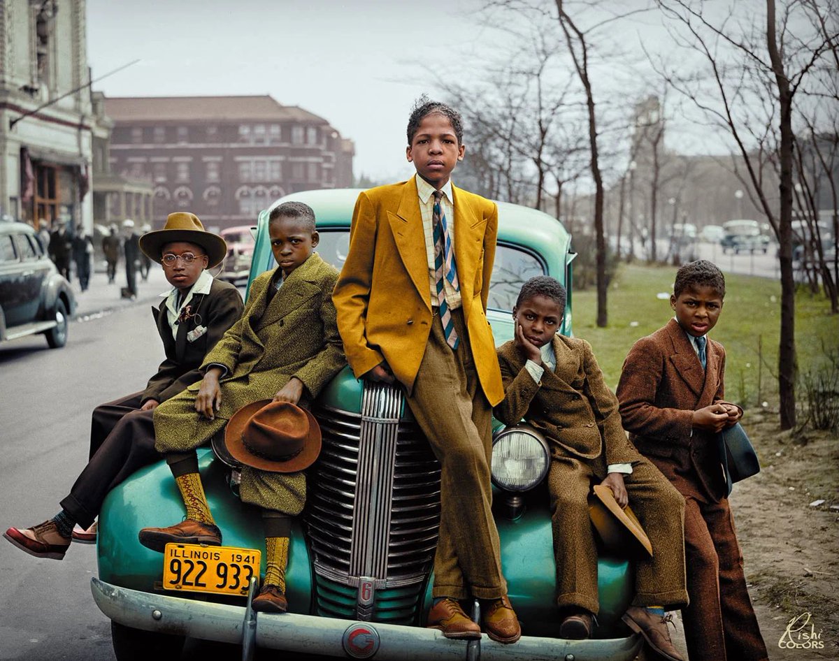 timecaptales's tweet photo. Young boys on Easter morning, Southside of Chicago, April 1941. https://t.co/PV6ashDqAl