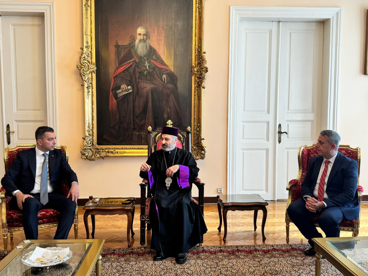 AKPartiSisli's tweet image. Türkiye Ermenileri Patrikliği ziyaretlerinde bulunduk. 

Nazik misafirperverlikleri için kendilerine teşekkür ederiz.

#PaskalyaYortusu #PaskalyaBayramı

@akpartiistanbul 
@abdullahozdemir 
@srkplt