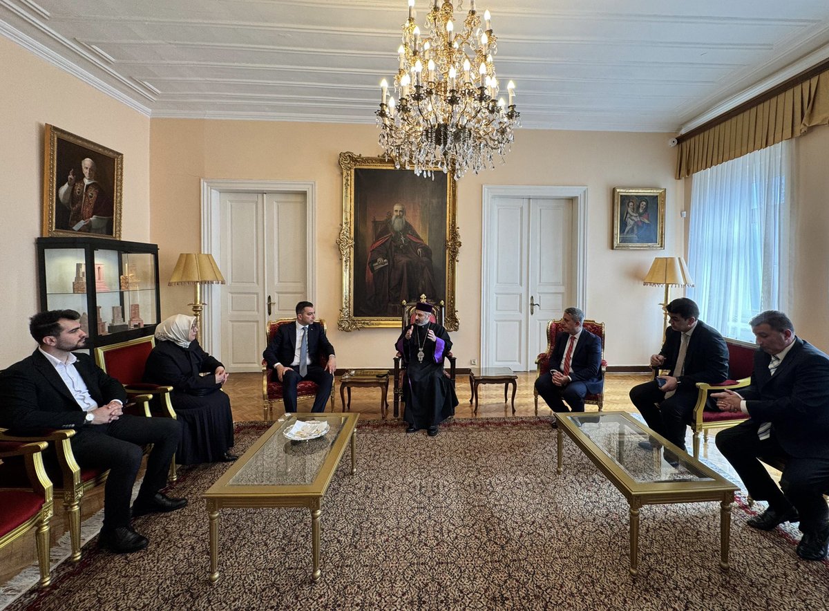 AKPartiSisli's tweet image. Türkiye Ermenileri Patrikliği ziyaretlerinde bulunduk. 

Nazik misafirperverlikleri için kendilerine teşekkür ederiz.

#PaskalyaYortusu #PaskalyaBayramı

@akpartiistanbul 
@abdullahozdemir 
@srkplt