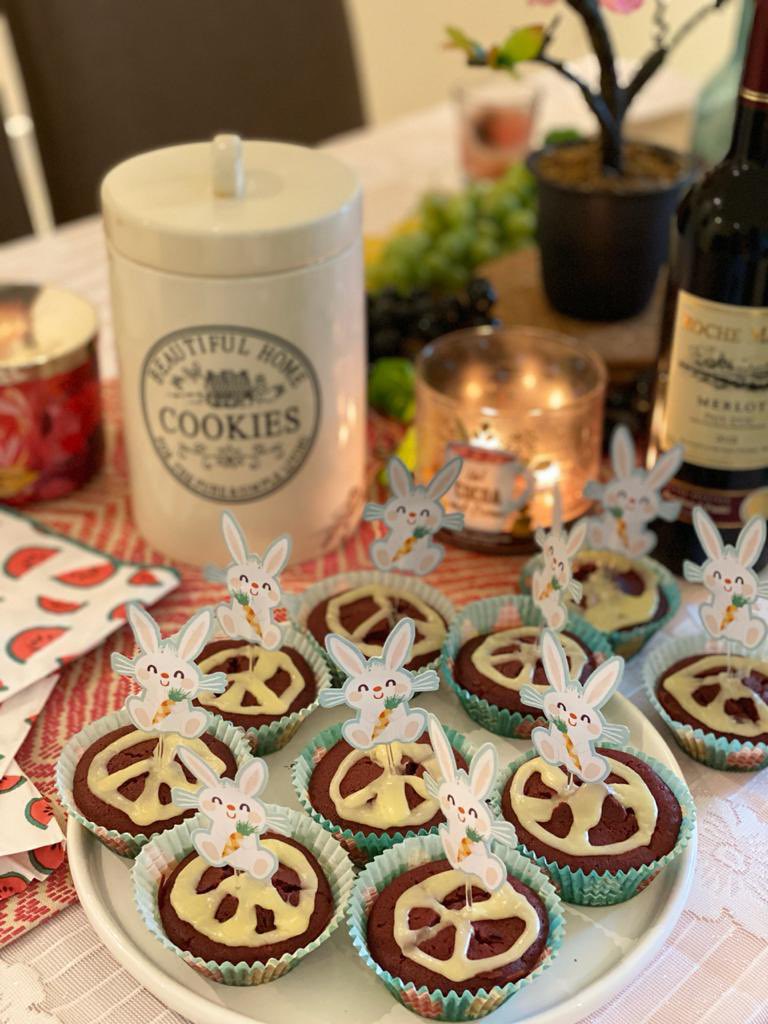 Happy Easter everyone —How do u like my red velvet Easter eggs 🪺 ? 🙃sending peace vibes out to the world today as I light my candles 🕯️