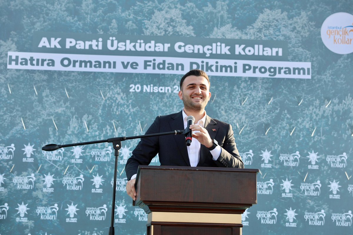 nevzatyucetr's tweet photo. AK Gençlik, yarının ormanlarını bugünden yeşertiyor. 😊🌲

Genel Merkez Gençlik Kolları Başkanımız Sn. @avyusufibis ve İstanbul Milletvekilimiz Sn. @yahyacelik_ ile birlikte Üsküdar Gençlik Kolları Hatıra Ormanı ve Fidan Dikim Programındaydık. 

Fidanlarımızı toprakla buluşturduk, can suyunu verdik.💦

@akgencuskudartr
