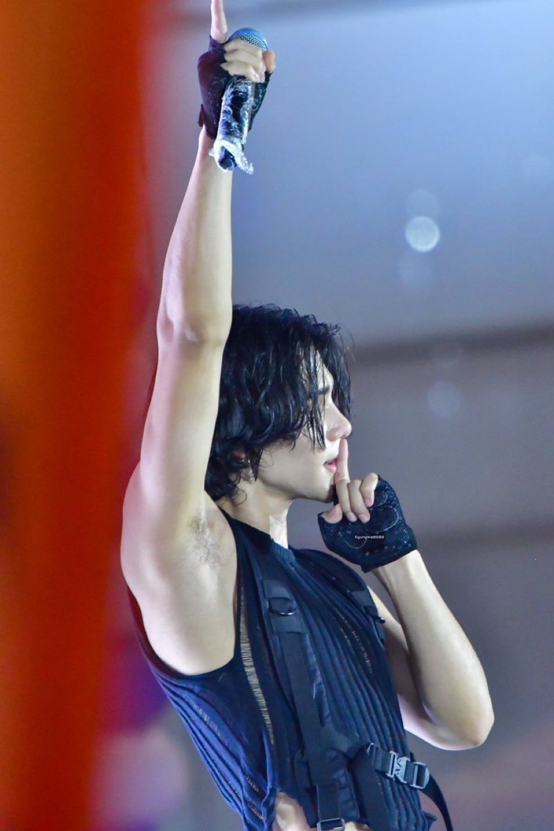 Это реально или просто моя галлюцинация? 

#FWDMusicLiveFestxJeffSatur