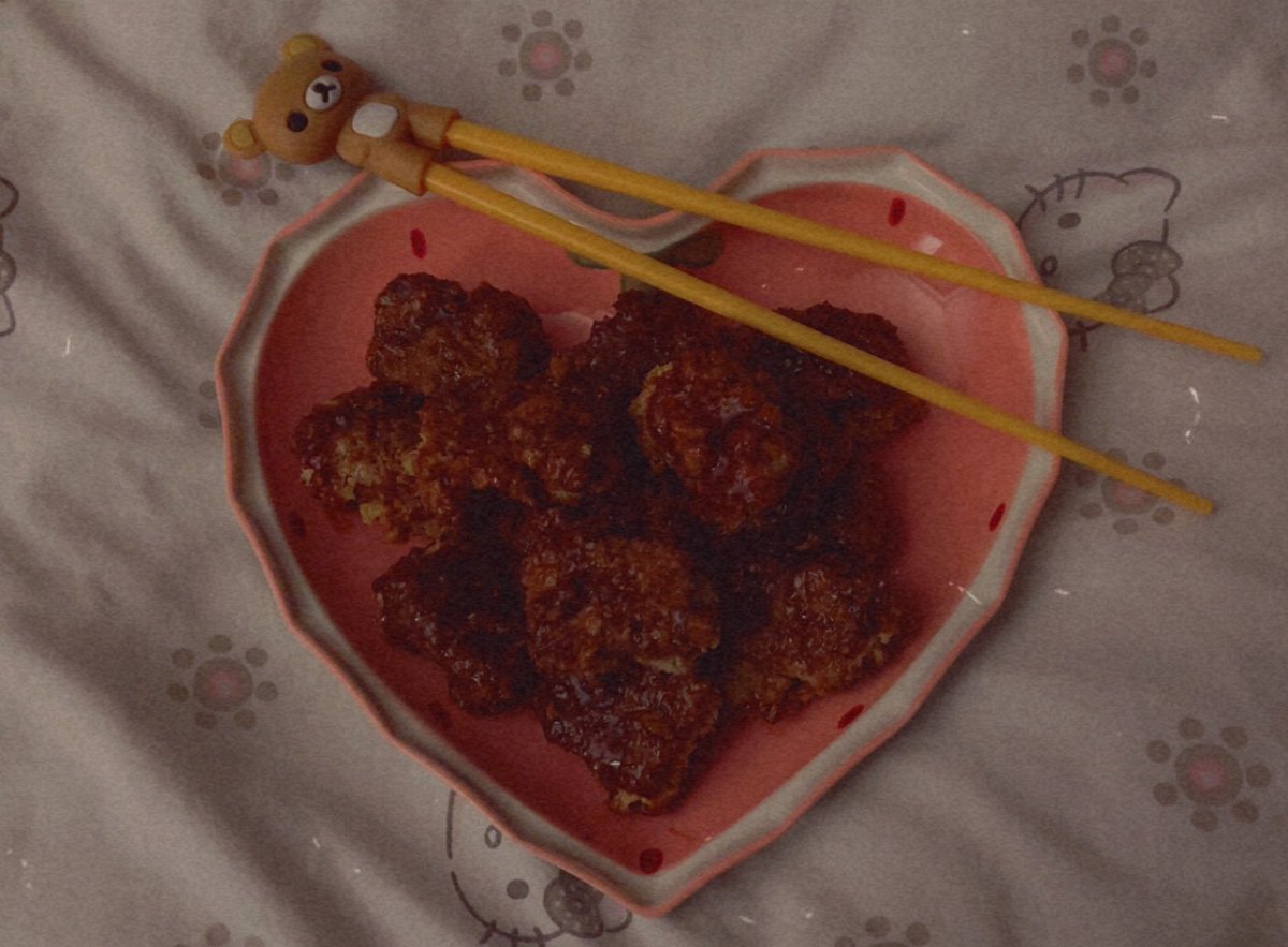 Today I made hot BBQ-fried tofu! 🥢