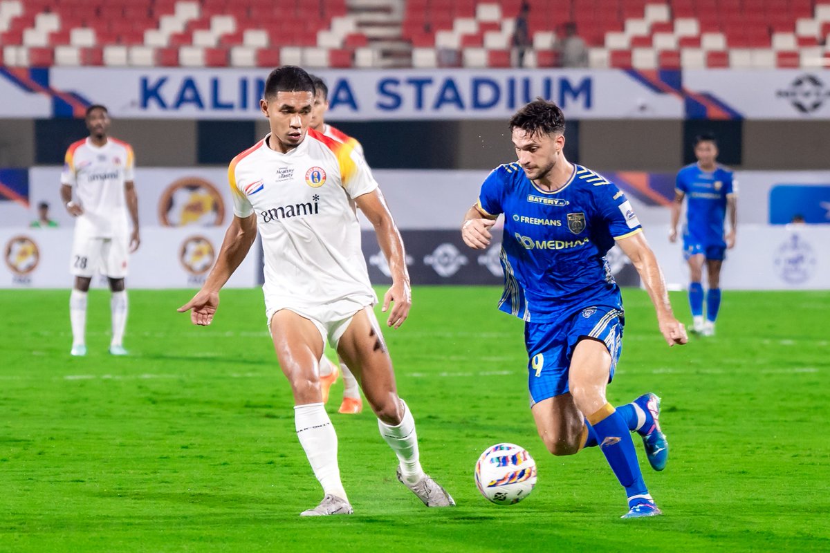 Kol_Football's tweet image. Kalinga Super Cup 2025 : DEFENDING CHAMPIONS EAST BENGAL FC ARE OUT FROM  THE SUPER CUP.
Kerala Blasters FC 2-0 East Bengal FC (Full Time)
SCORE UPDATE LINK - kolkatafootball.com/live_update/in…
PIC - AIFF
#KBFCEBFC #IndianFootball #KalingaSuperCup ⚽️