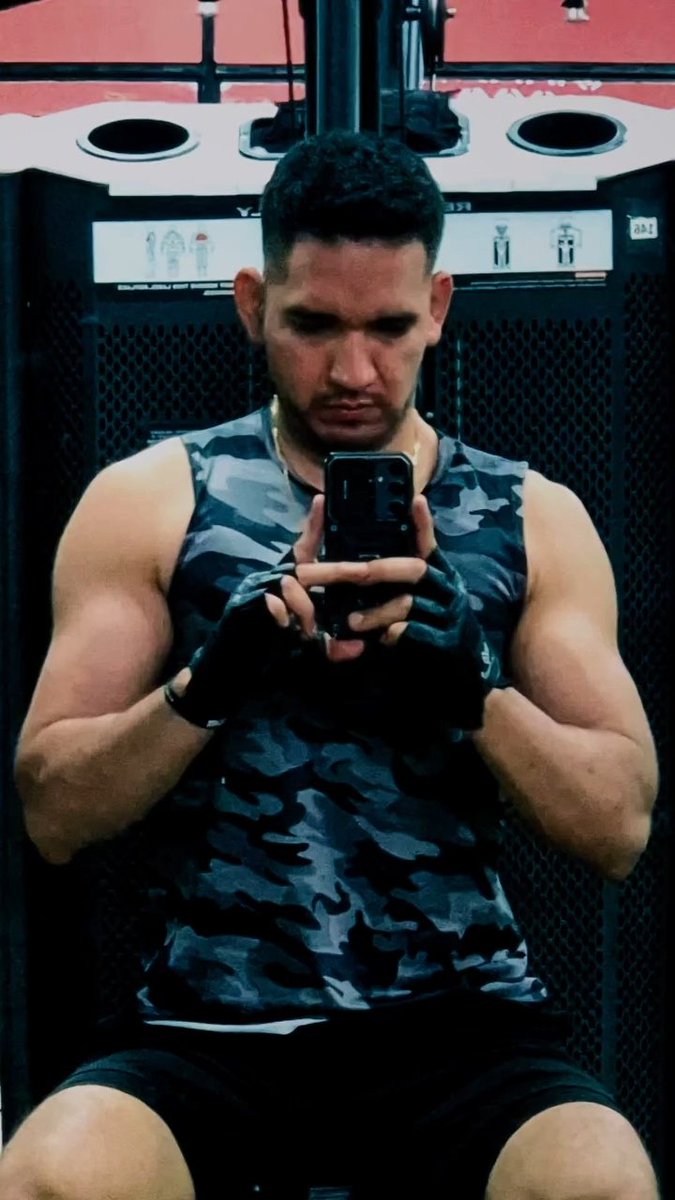 Dubiany1's tweet photo. Suelta todo aquello que ya no te suma o que nunca sumó en realidad, hay un prime que alcanzar. #gym #Motivation #prime https://t.co/udtL7rO57S