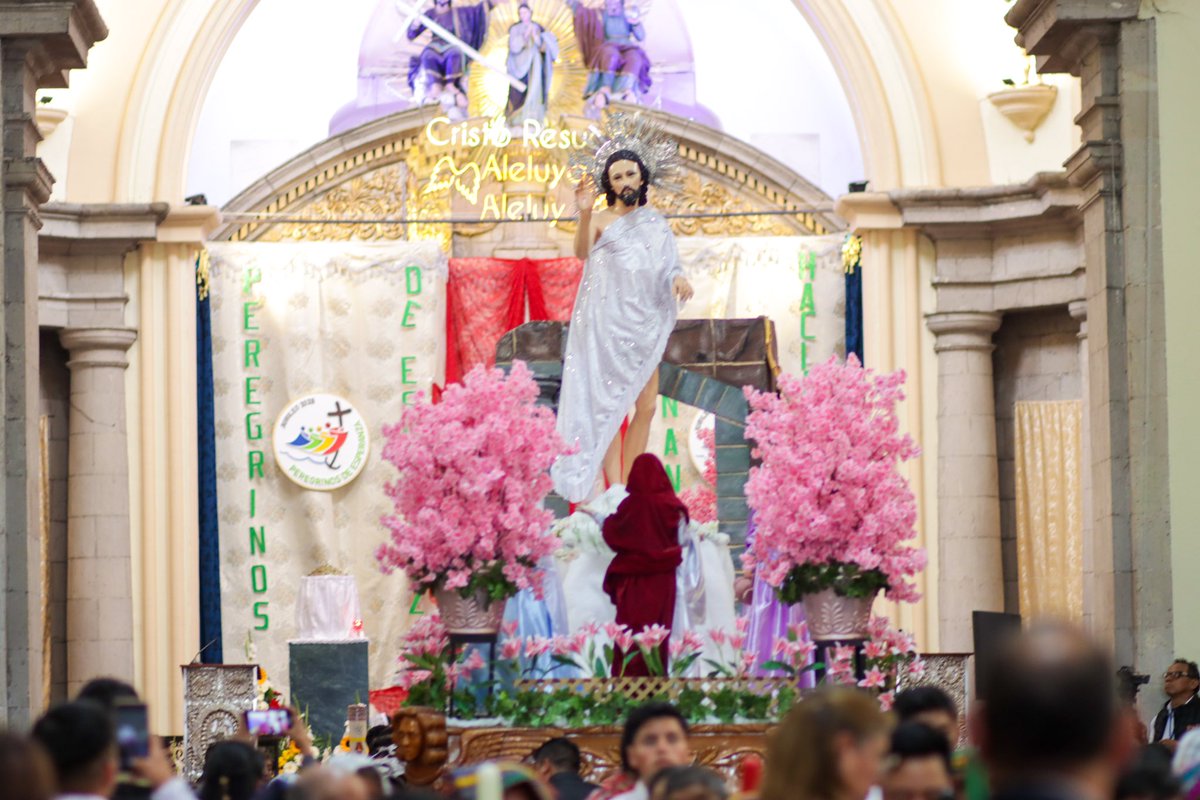 JimmyChaclan_EU's tweet photo. Este día, en la cabecera departamental de #Totonicapán se realiza el cortejo procesional de Domingo de Resurrección. Varios fieles acompañan el cortejo procesional, que recorre principales calles y avenidas. 

@EmisorasUnidas https://t.co/r0DRT2Nl0A