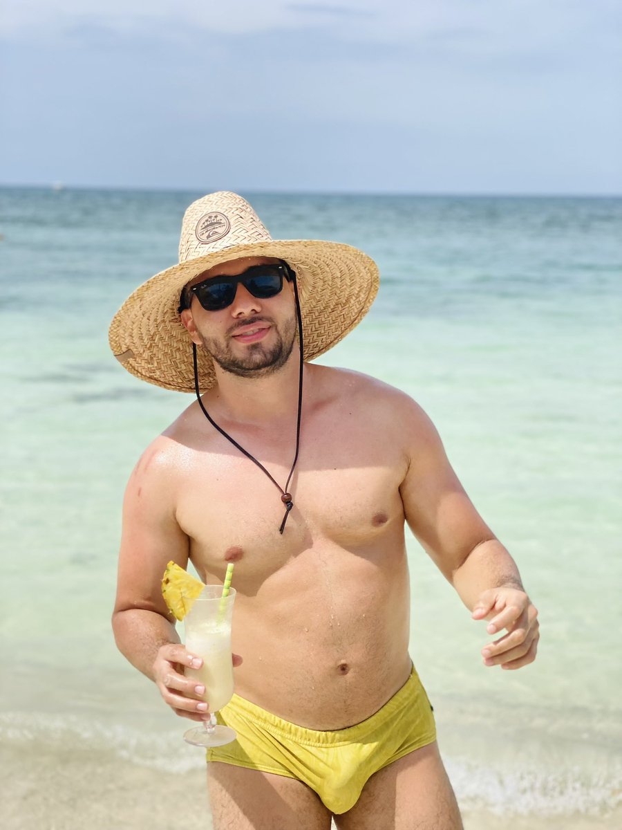 06andresfb's tweet photo. 🌴Aquí donde todo fluye y nada pesa, encontré paz entre las olas 🌊☀️
#mar #Caribbean #sun #vacation https://t.co/zLacmki8Js