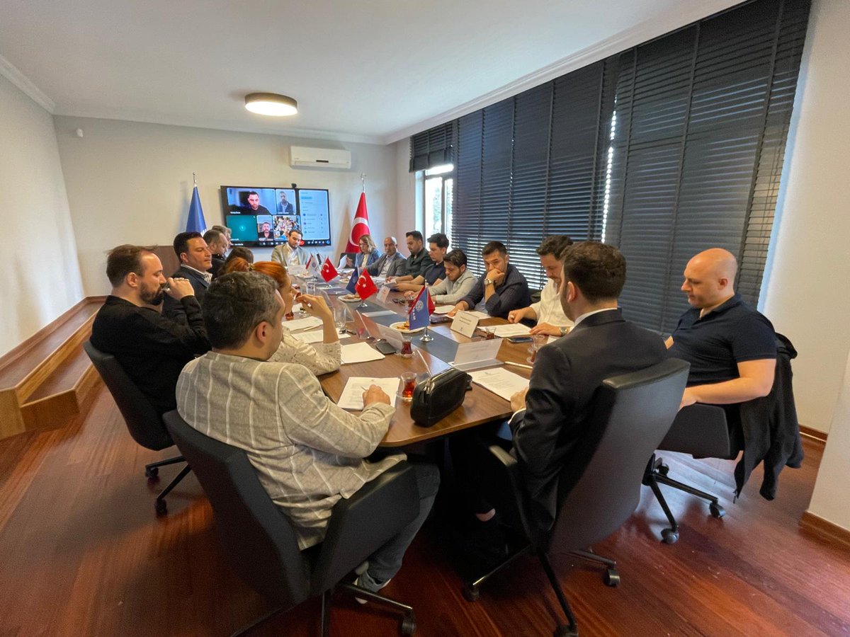 Aylık olağan toplantımızı başarıyla gerçekleştirdik. Toplantıda, #SİYASAM’ın önümüzdeki dönemde hayata geçireceği organizasyonlara dair önemli kararlar aldık ve yol haritamızı belirledik.