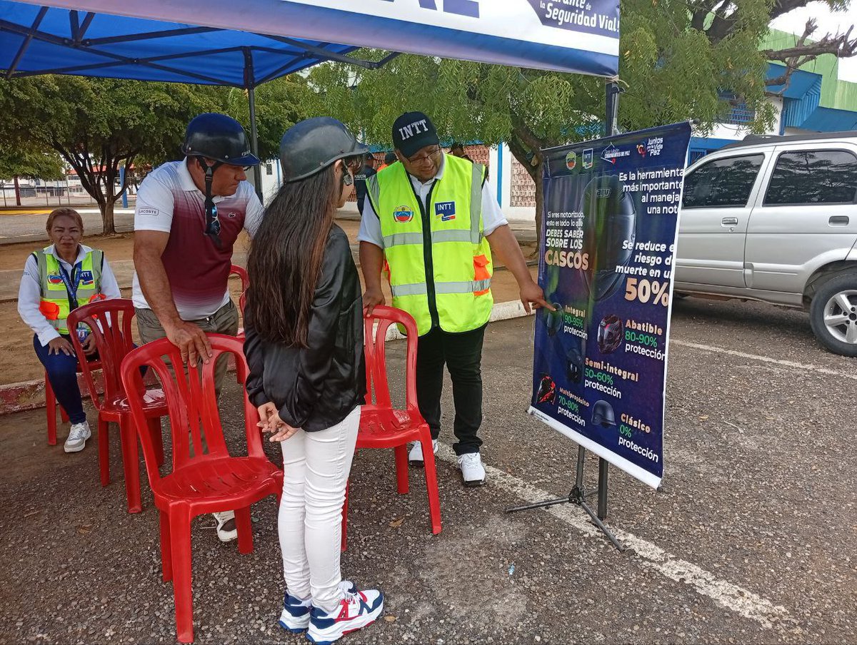 InttContigo's tweet photo. El #INTT Ciudad Ojeda, junto al #CPNB, mantiene el aula vial en la Av. N para concientizar a los motorizados sobre el uso de los dispositivos de seguridad, garantizando así una seguridad vial para todos https://t.co/dcX15zkr95