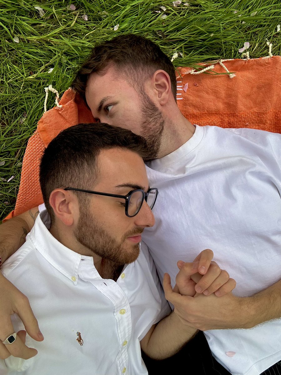valooouh's tweet photo. About last week 🤍🧡 #LGBTQIASupportTransWomen https://t.co/6acLOylmH1