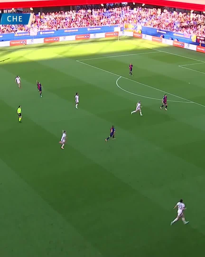 ⚡ Claudia Pina sprinting almost the entire length of the pitch to double Barcelona's lead against Chelsea!Watch the game live on DAZN and join the DAZN FanZone! ▶️  #EnjoyTheShow