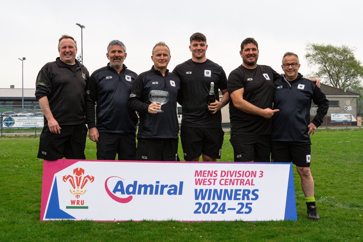 oliburrows16's tweet image. Unbelievable first year coaching at my home club @NeathAthletic. 18 wins from 18 to go unbeaten as league champs and a cup final still to go is testament to the graft boys put in all season! Love them all and the club to bits🖤