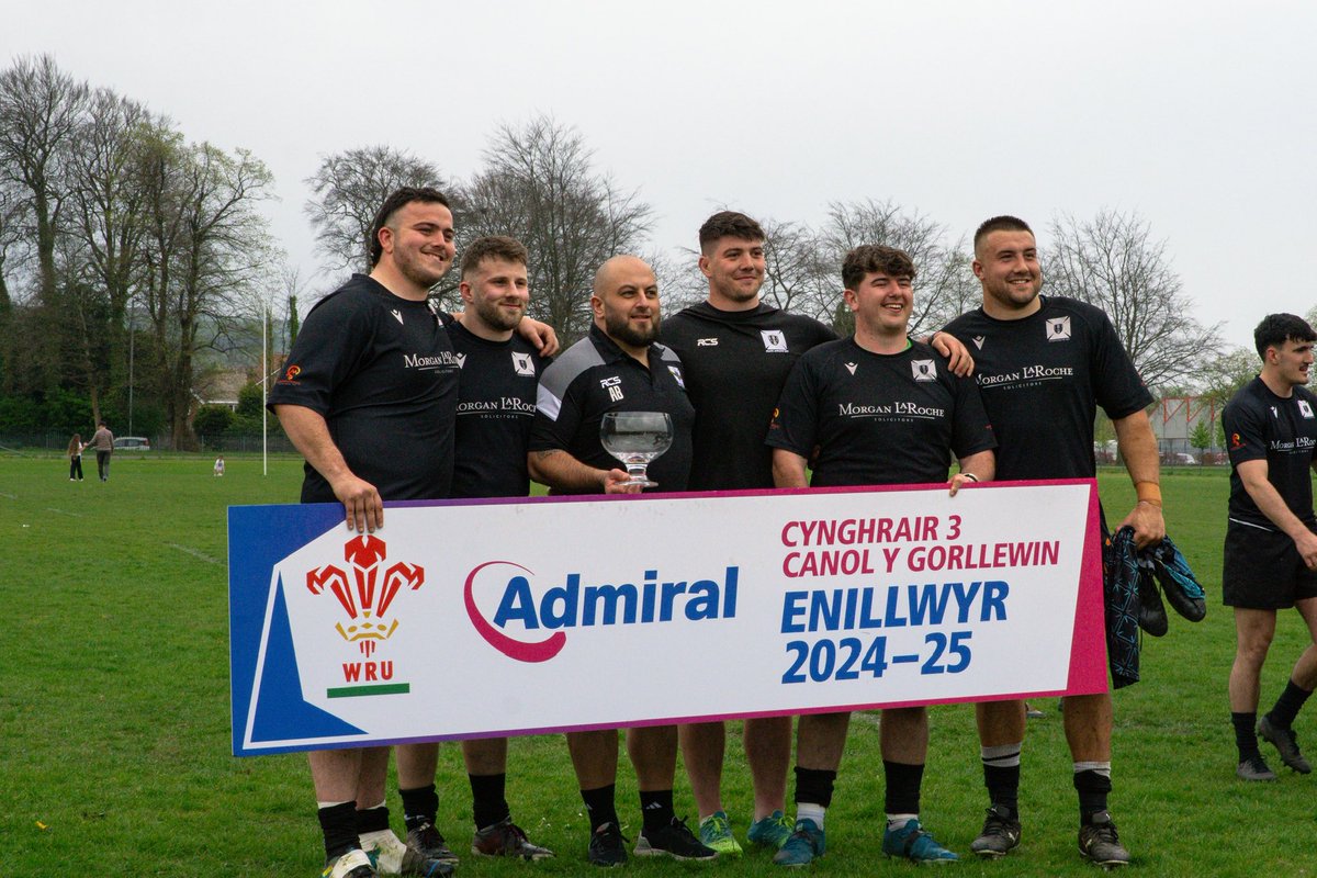 oliburrows16's tweet image. Unbelievable first year coaching at my home club @NeathAthletic. 18 wins from 18 to go unbeaten as league champs and a cup final still to go is testament to the graft boys put in all season! Love them all and the club to bits🖤