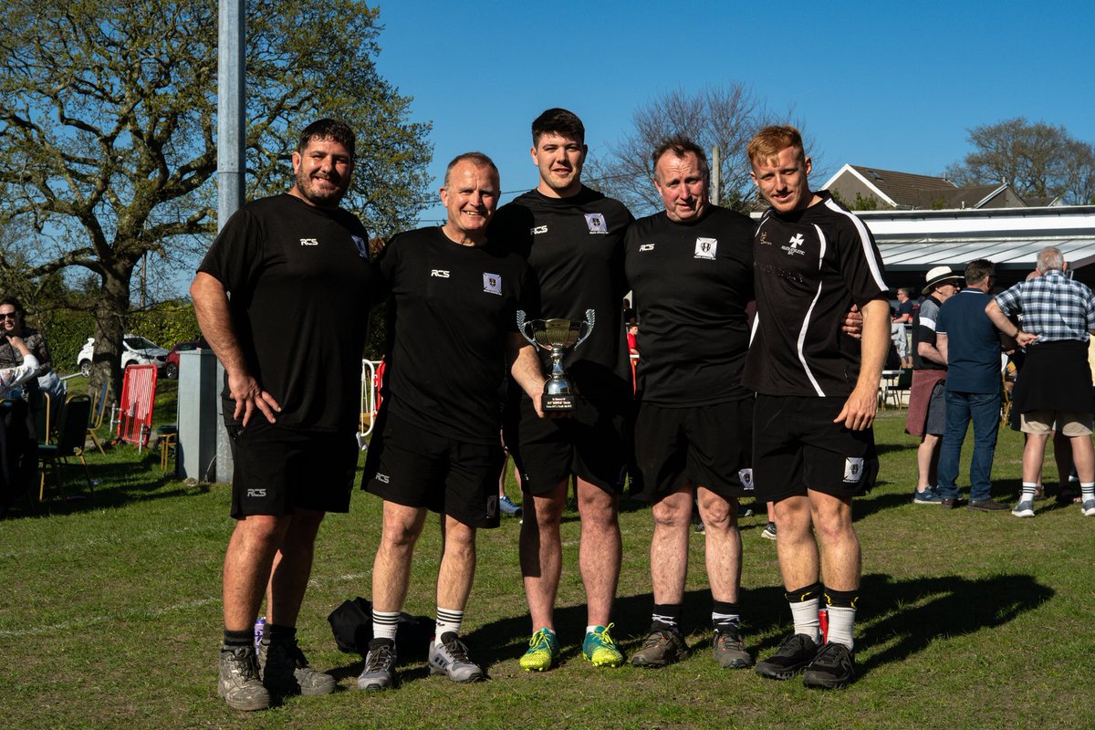 oliburrows16's tweet image. Unbelievable first year coaching at my home club @NeathAthletic. 18 wins from 18 to go unbeaten as league champs and a cup final still to go is testament to the graft boys put in all season! Love them all and the club to bits🖤