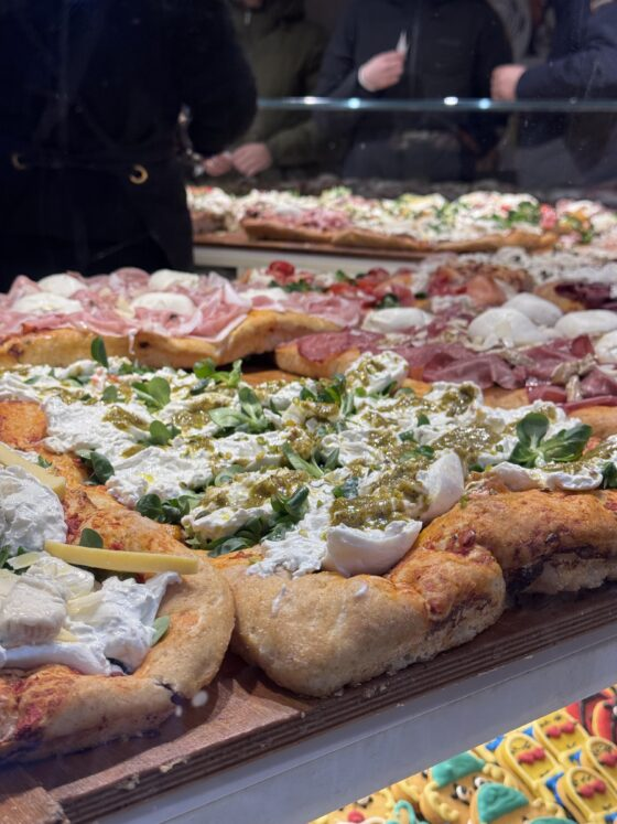 appuntidizelda's tweet photo. #Bergamo in 4 photos ☺️
#italy #stracciatella https://t.co/ioNPrZpSDk