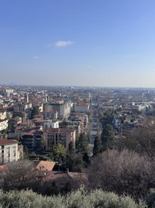 appuntidizelda's tweet photo. #Bergamo in 4 photos ☺️
#italy #stracciatella https://t.co/ioNPrZpSDk