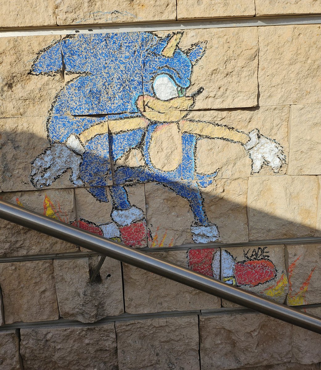 Kryzies's tweet photo. Turned out a little wonky but this is a super rough surface !!! #SonicTheHedgehog https://t.co/deW2f2TsoD