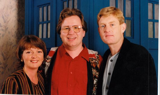 RobinTTL's tweet photo. One from the past. Probably Panopticon 96 or 97. #SarahSutton, me and #MarkStrickson #DoctorWho https://t.co/2l7fH0Gfy7