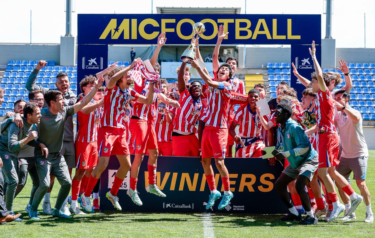 AtletiAcademia's tweet photo. ¡El Cadete A, campeón del @micfootballcup 2025! 🏆

Los nuestros se impusieron en la tanda de penaltis de la final al FC Barcelona A 😃

¡Felicidades, chicos! ❤️🤍 https://t.co/m4cnRO0QL8