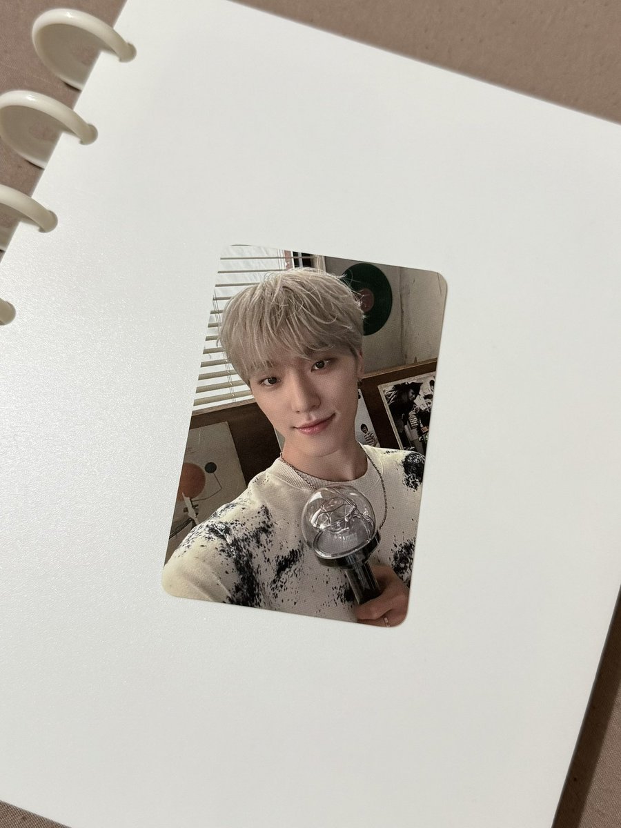 hochibns's tweet photo. 🧺wts lfb ph | #l0uisells

dino seventeen tour follow to asia caratzone pc
₱750

mint condition • onhand
dm / reply to claim 

🏷️ seventeen svt dino caratzone pc ph https://t.co/jCv1YwDpMI