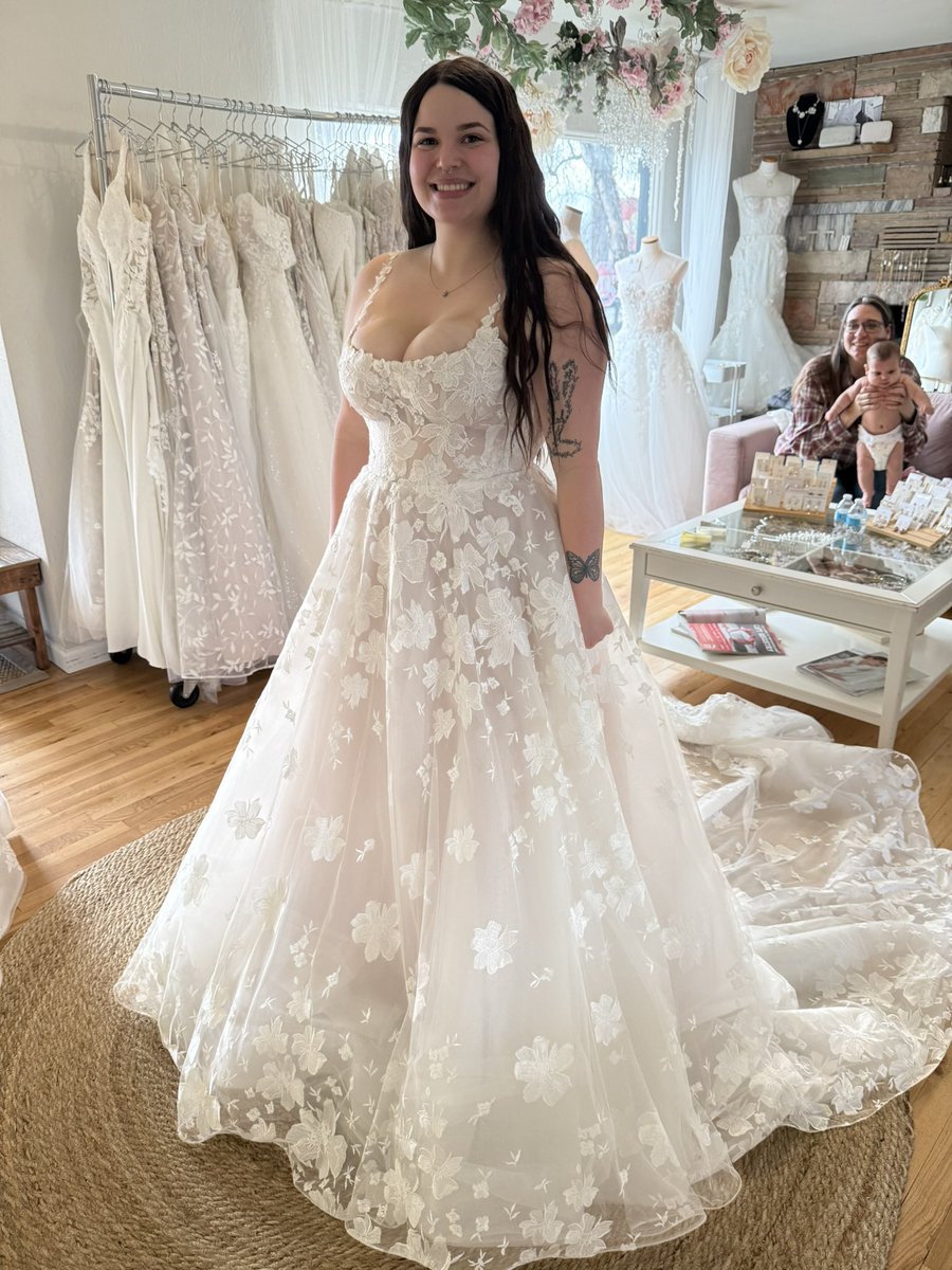 This is not my dress

But my mom has tried to make me cover my boobs my whole life but once we started wedding dress shopping she loved these on me🤨😂