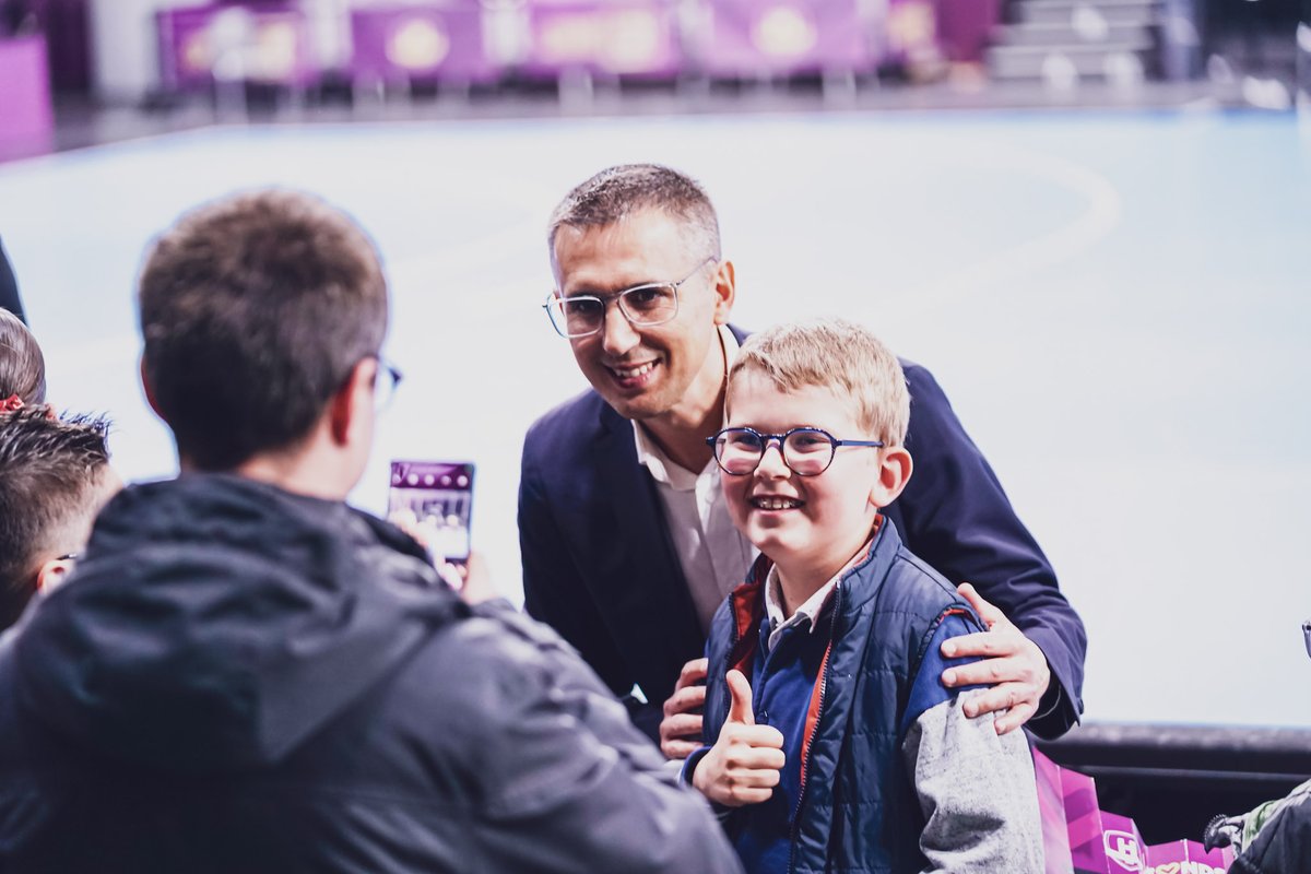 HBCNantes's tweet photo. 🤳 🫶
#WeHfamily #PeupleViolet https://t.co/023xrkmD79