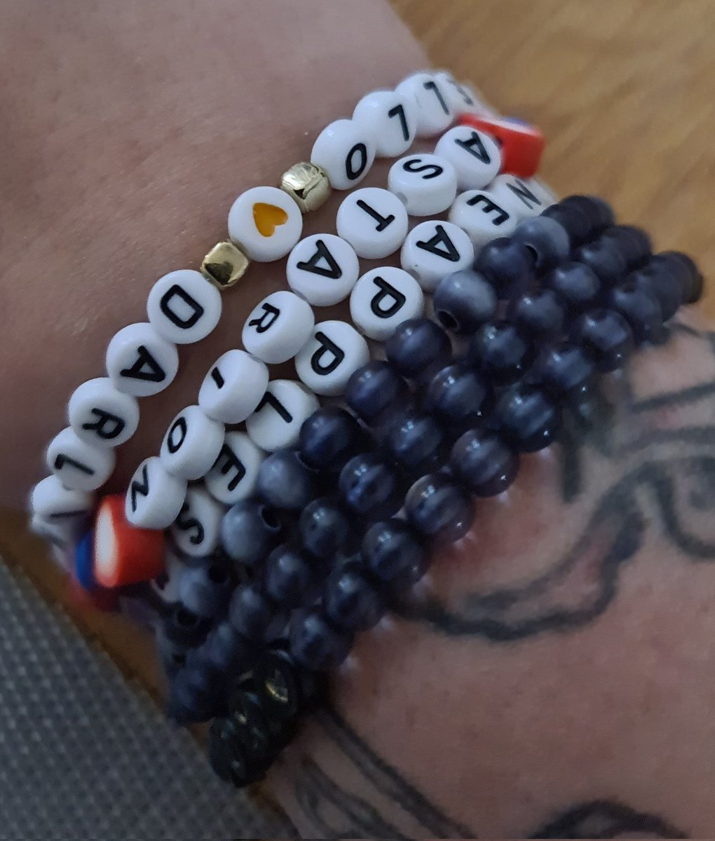 My friends are holding a belated birthday party for me and one of my friends made me Astarion bracelets 🥺