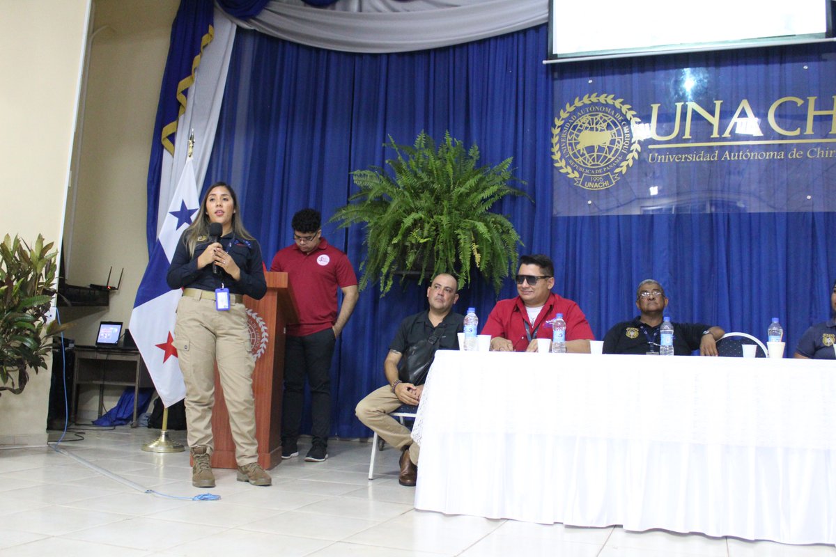 aduanaspanama's tweet image. Funcionarios de Aduanas organizan conversatorio en la UNACHI sobre comercio y control aduanero, se abordaron aspectos legales que rigen las operaciones, la supervisión, control y fiscalizar el ingreso, salida y movimiento de mercancías a través de fronteras, puertos y aeropuertos
