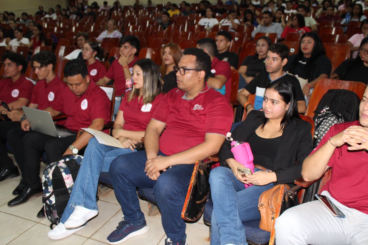 aduanaspanama's tweet image. Funcionarios de Aduanas organizan conversatorio en la UNACHI sobre comercio y control aduanero, se abordaron aspectos legales que rigen las operaciones, la supervisión, control y fiscalizar el ingreso, salida y movimiento de mercancías a través de fronteras, puertos y aeropuertos