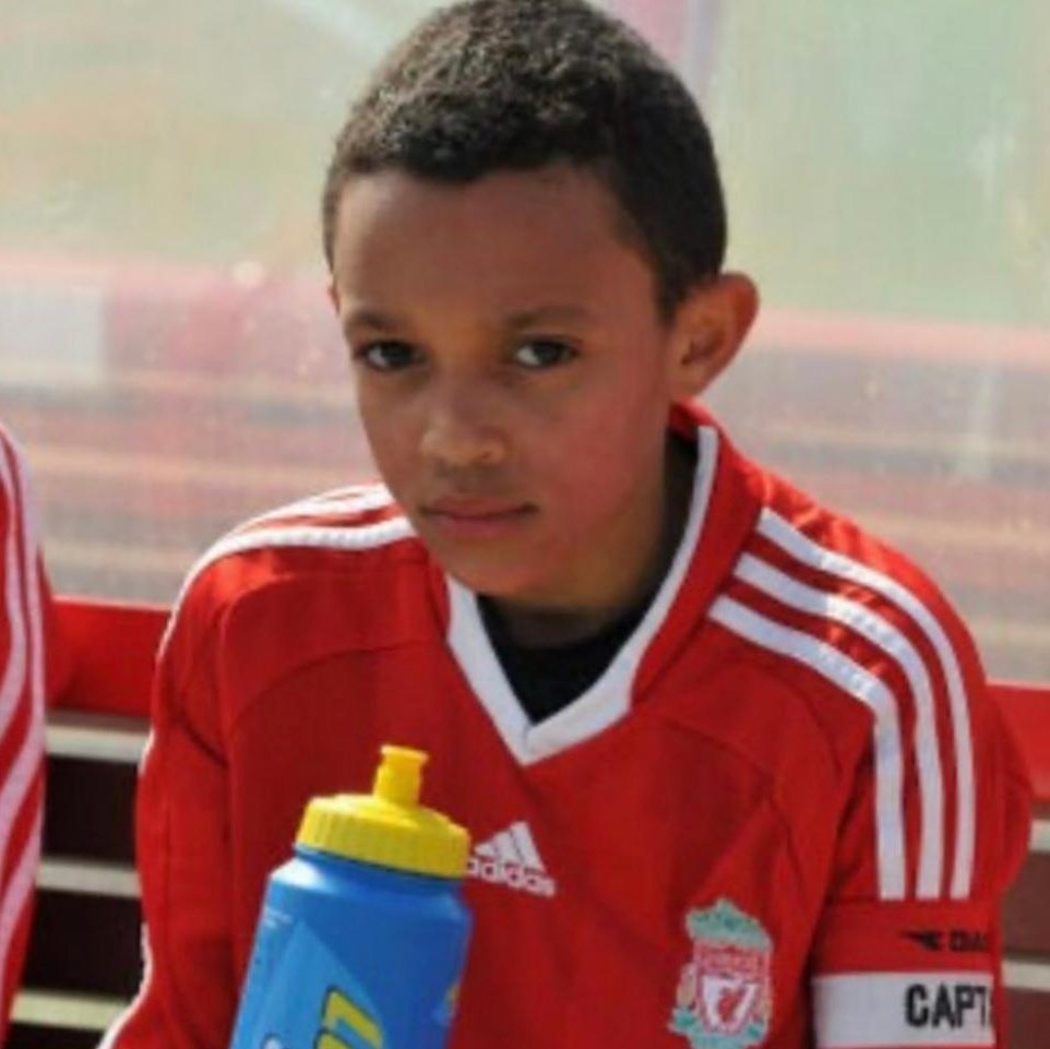 🚨 Gerrard on Trent's contract: “These fans adore you, you’re everything to them. Liverpool is in your heart. Forget what's in your head. Remember where you from. Remember who made you. Liverpool is your team” ❤️