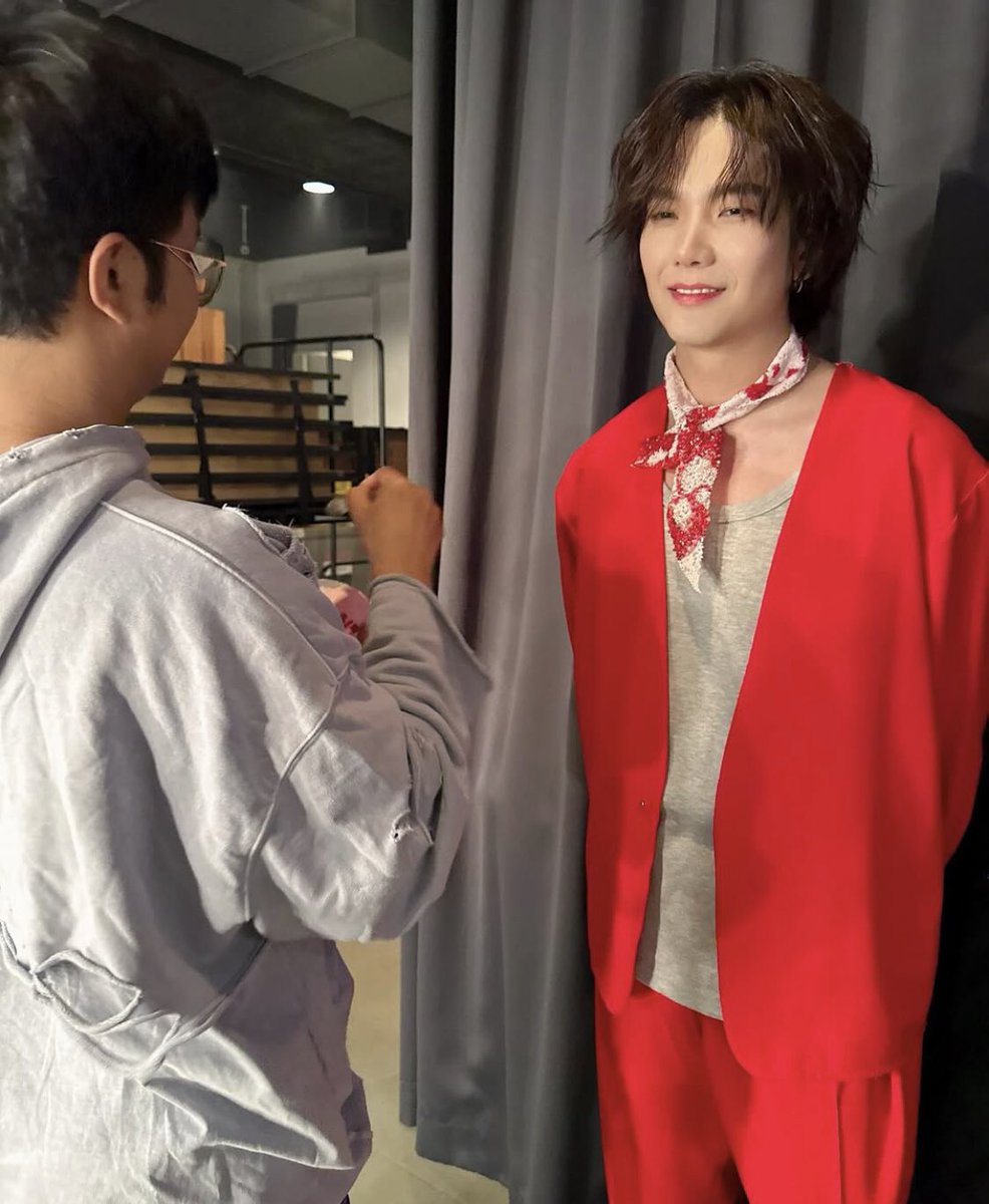 BYLFY IG POST

He’s so beautiful 🥹😭💙
toptawi_mua is the one who did his makeup for this FM, Biu was really sooo pretty 🫶🏻

SPRING DATE WITH BUILD #BuildJPFanmeeting2025 

#BuildJakapan <a href="/JakeB4rever/">BIU.</a>