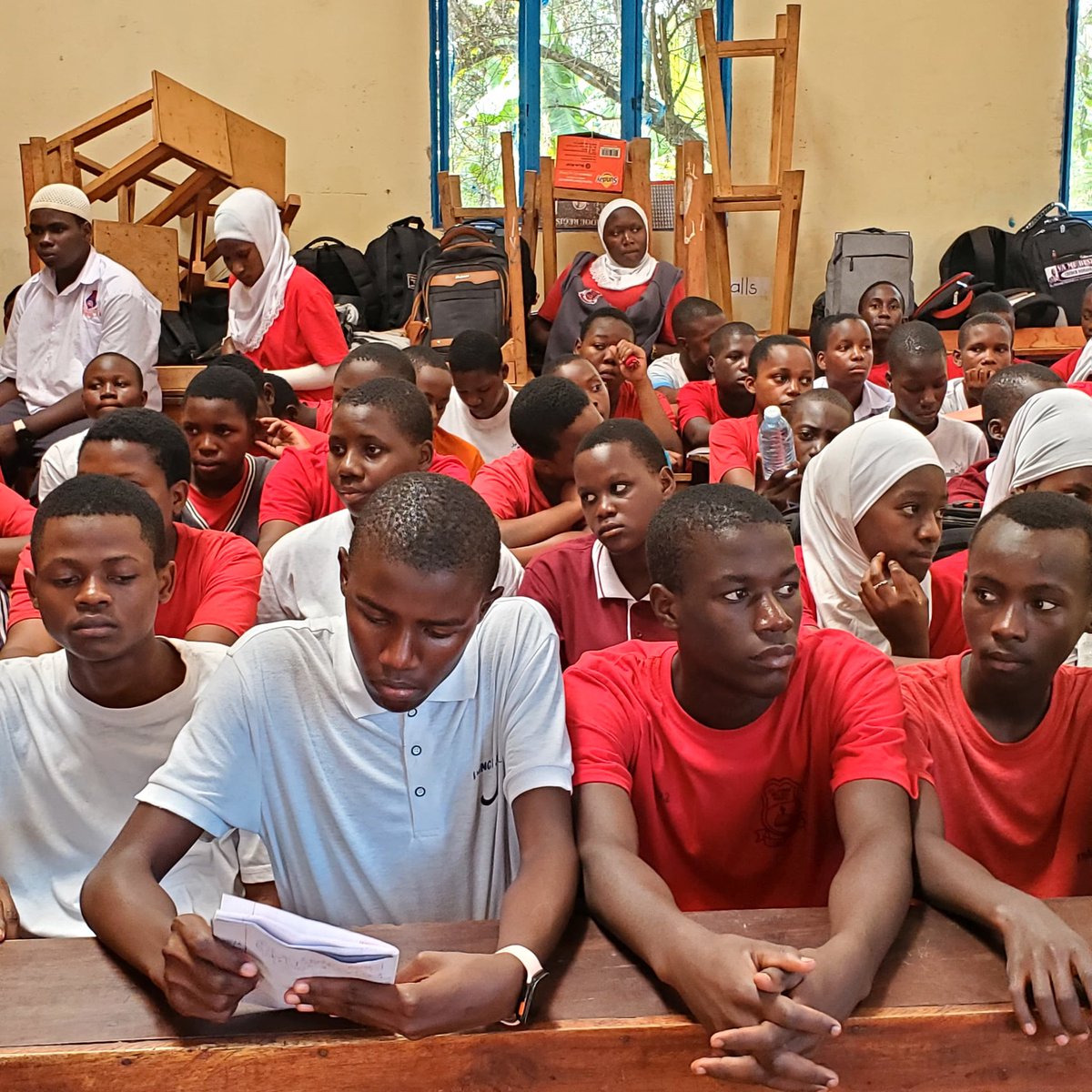 Voices were raised, minds were opened!

Aditionally, the students took the stage for a powerful debate on the impact of a plant-based diet. From boosting personal health to showing compassion for animals and protecting our planet — they explored it all with passion and purpose.