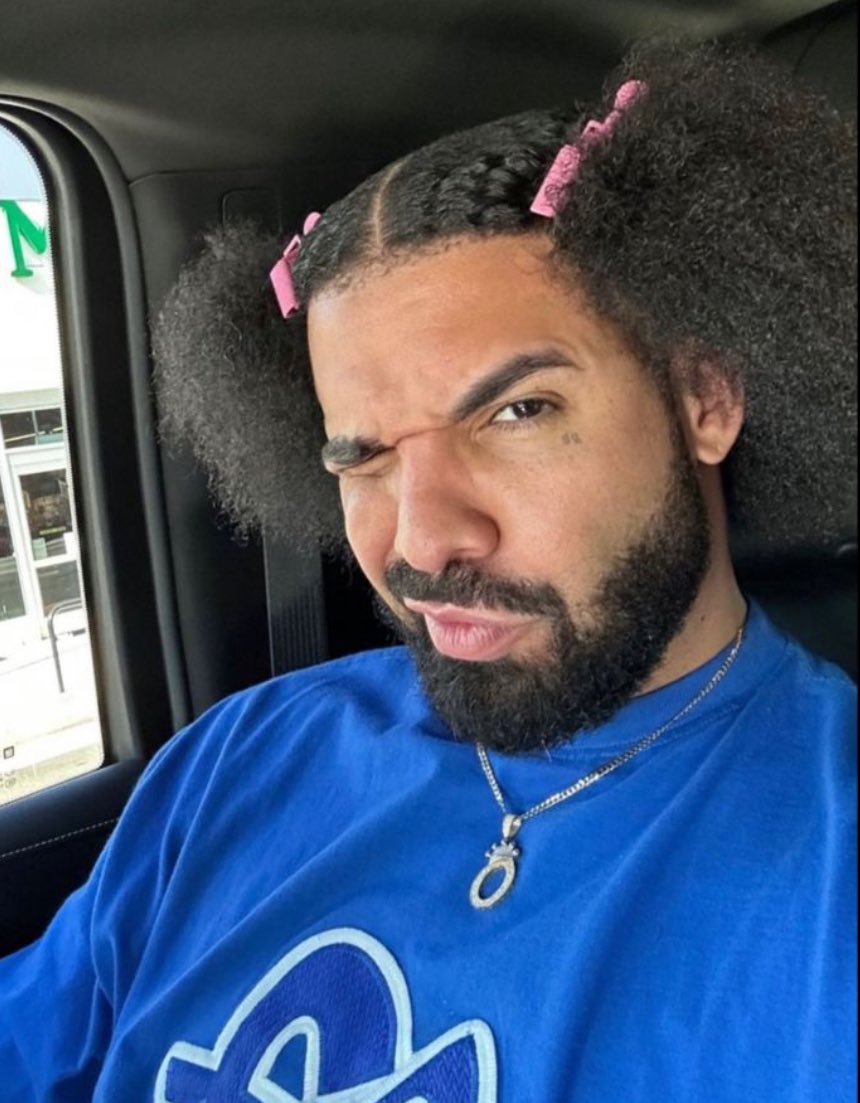 Jayroowz's tweet photo. @CMarachino345 @xWrightBrownx Man you dumb as hell. You mentioned performing a diss track at shows, and he showed a video of Drake doing the same thing in a different year— just cus it’s a different year it’s off topic? Tf? Not even picking any sides, you just sound stupid af. https://t.co/EXzHPSrRae
