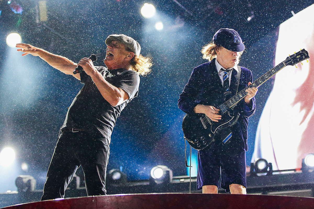 AC_DC_Twivia's tweet image. #ACDC Twivia Question #5,512: Aside from their current PWR UP show, name the most recent AC/DC tour where they did NOT open with a track from their latest album. 🤘#ContestAlert #FinalQuestion #Backstage #Pass @acdc @ACDC_Podcast