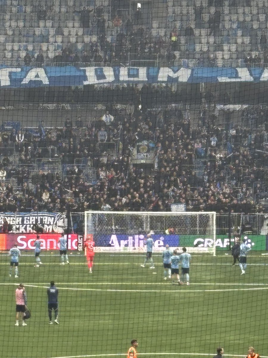Dammarn121's tweet photo. Ny tränare, ny derbytorsk! #knulldockan #parasiterna https://t.co/ZyoWmY3lv8