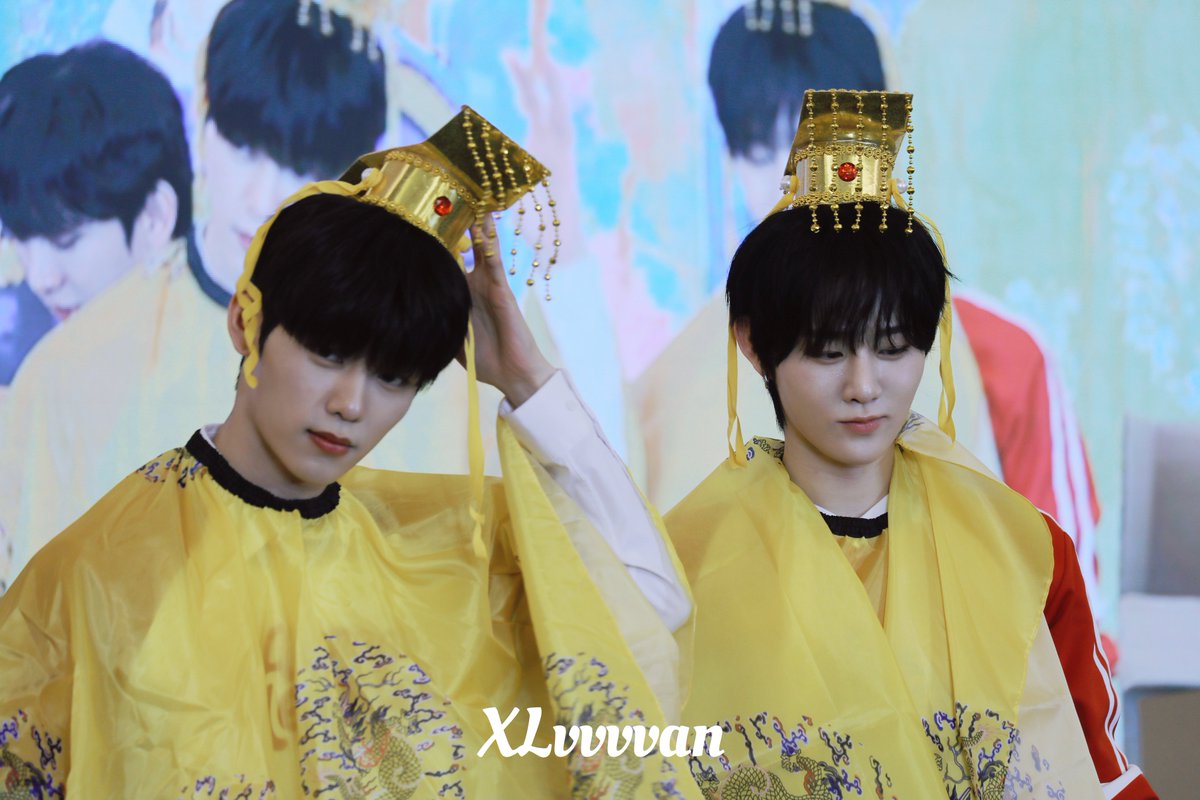 XLvvan's tweet photo. 250413
정현왕 윤서왕🤣
#이정현 #지윤서 #EVNNE #이븐 https://t.co/c3mkIsSnIR
