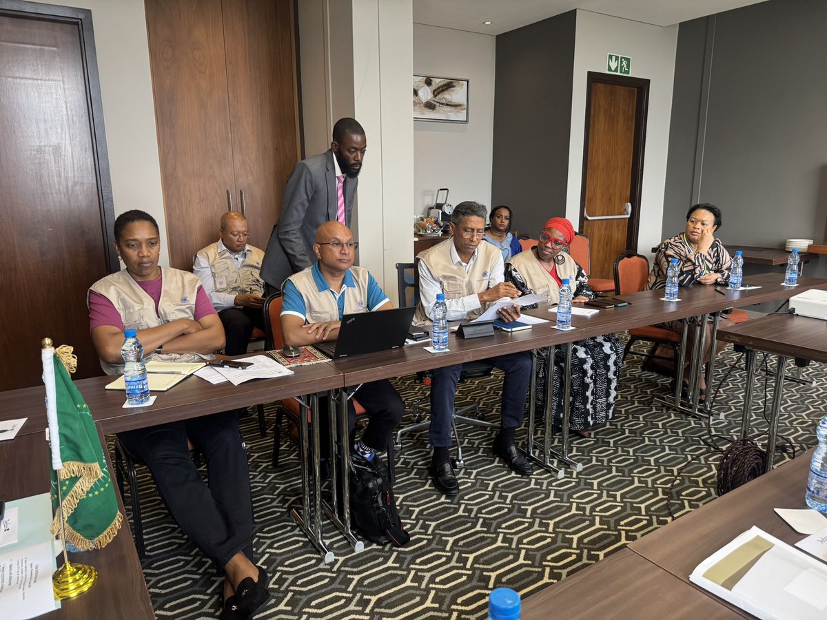 AUC_PAPS's tweet photo. H.E. @TrovoadaPatrice, Head of the #AUEOM to the 12th April 2025 Presidential Elections in #Gabon, participated in a meeting of Heads of International Election Observer Missions; @OIFrancophonie, @commonwealthsec, @CEEAC_ECCAS. They exchanged views on the just concluded elections https://t.co/daLlCjaB2m