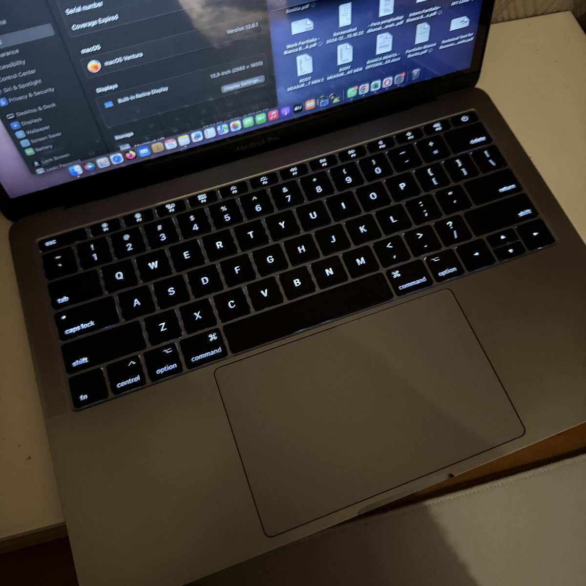 yeuxdebee's tweet photo. WTS Apple Macbook Pro 13” late 2017 | A1708 | No Touchbar | Retina Display | Original beli di iBox

💸 7.000.000
SSD/RAM: 256 /8 GB
Memory: 8 GB 2133 MHz LPDDR3

Kondisi:
- Layar, keyboard, backlight Normal
- BH normal
- Box charger lengkap original
#zonauang️ https://t.co/DpolEQgNMl