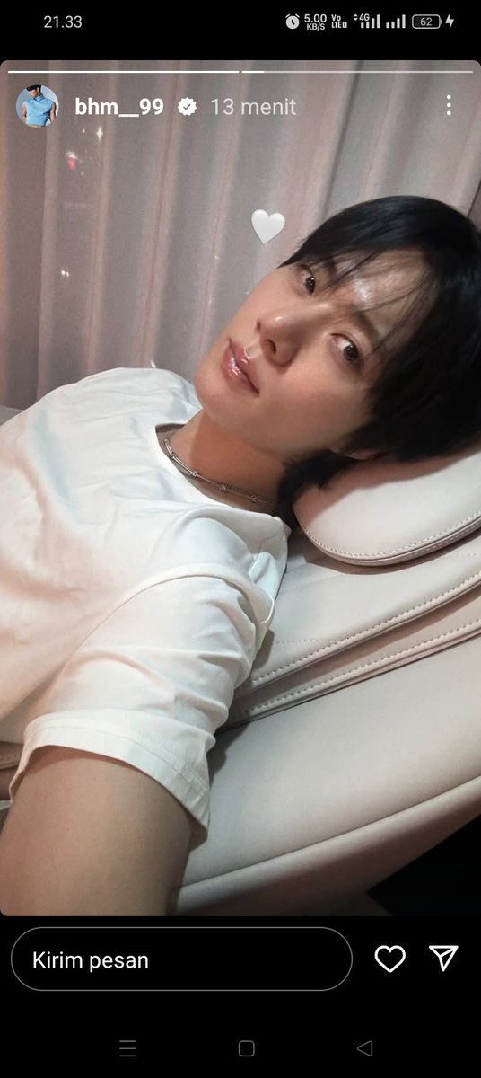 Idk .. But his face is similar to Kjh 😭😚😚😚