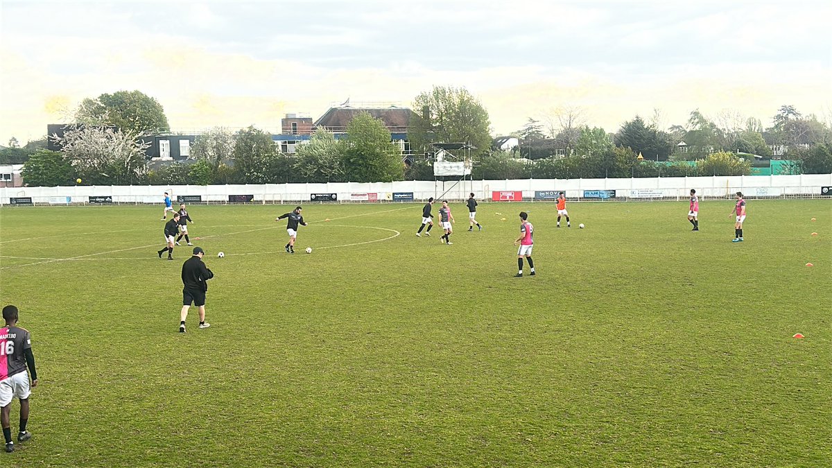 Southern Sunday Football League (@southernsunday) on Twitter photo <a href="/ClaphamRovers/">Clapham Rovers FC</a> warming up ahead of the @SELKGrassroots Marcus Lipton Cup Final 🏆 <a href="/ClaphamRovers/">Clapham Rovers FC</a> warming up ahead of the @SELKGrassroots Marcus Lipton Cup Final 🏆