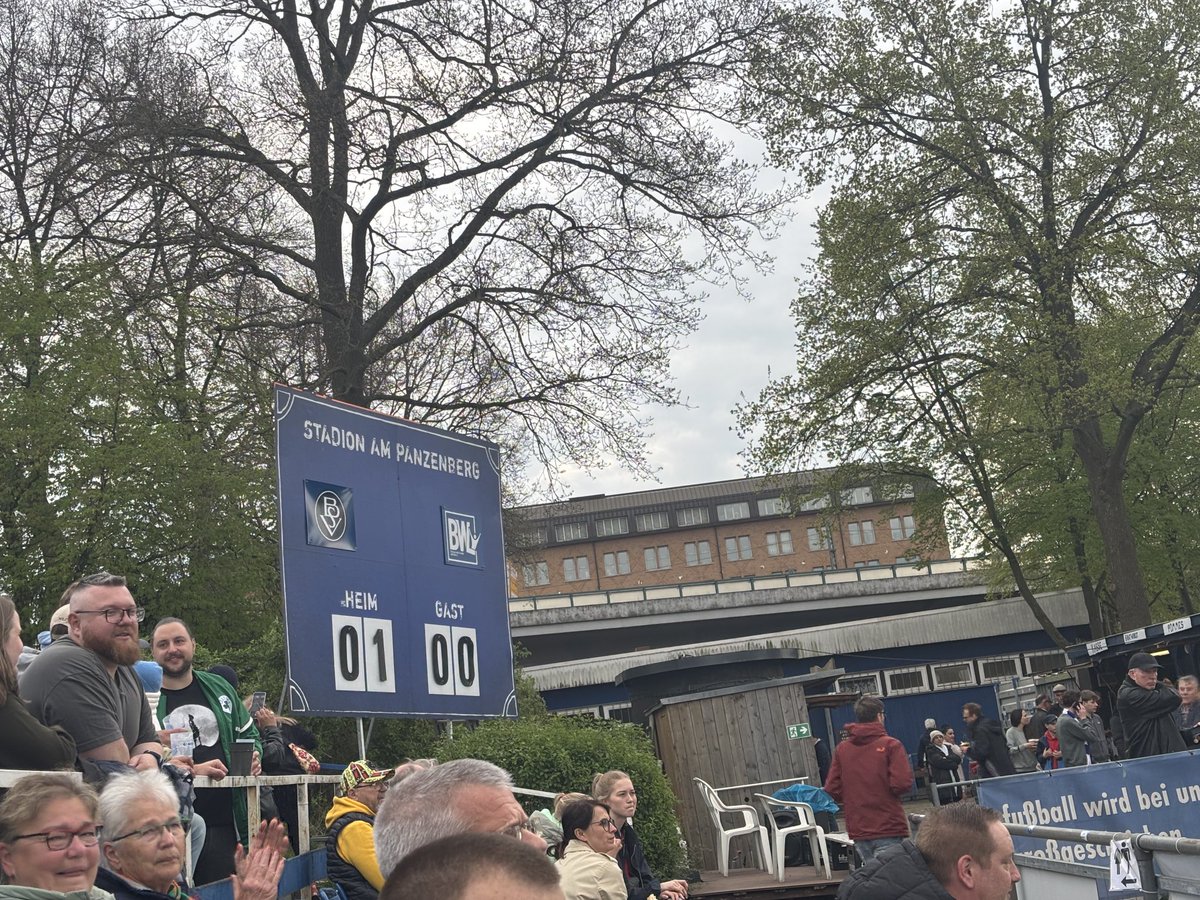 davegibster's tweet photo. Different game today SV Bremer #awaydays https://t.co/ZvBpjnJxiC