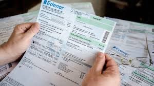 WalterMartello's tweet photo. ‼️Con que nos estaremos encontrando luego de la resaca del festejo del acuerdo y veas nuevamente la licuación de tu salario o jubilación? 

⚡️💡El nuevo acuerdo entre Argentina y el FMI no es solo una renegociación financiera. Es un cambio de rumbo que impactará directamente en lo que pagamos por la luz, el gas y el transporte.

¿Qué implica⁉️
• Se elimina la segmentación de tarifas por ingresos.
• Se avanza hacia una tarifa única.
• Los subsidios solo quedarán para sectores muy vulnerables.
• Hoy, las tarifas ya cubren el 84% del costo real (cuando hace un año cubrían solo el 22%).

⬇️La meta es clara: achicar el gasto público, incluso si eso significa que las clases medias bajas paguen mucho más del 450% que ya se les aumentó. 

La energía no es solo una cuenta: es un derecho, un motor y un límite para la igualdad.

Fuente: FMI, Bloomberg Línea, Reuters, El País.