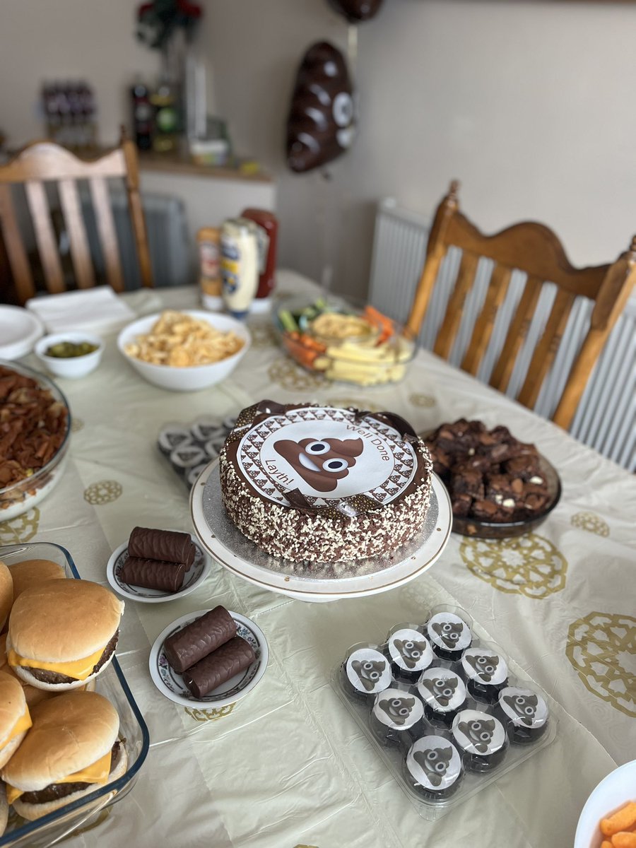 ba9ates's tweet photo. Throwing my nephew a poo party for getting potty trained is by far the dumbest and nichest thing my family has ever done https://t.co/gaaAHvB3ay