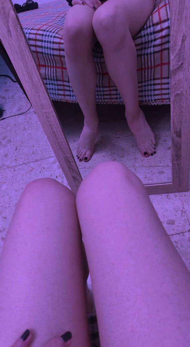 Sweet_Ale18's tweet photo. i LOVE shaving my legs 

#femboy #NSFW #nsfwtw #sissy #Trans #feminization #femboyhentai #trap https://t.co/b634xAm5Cw