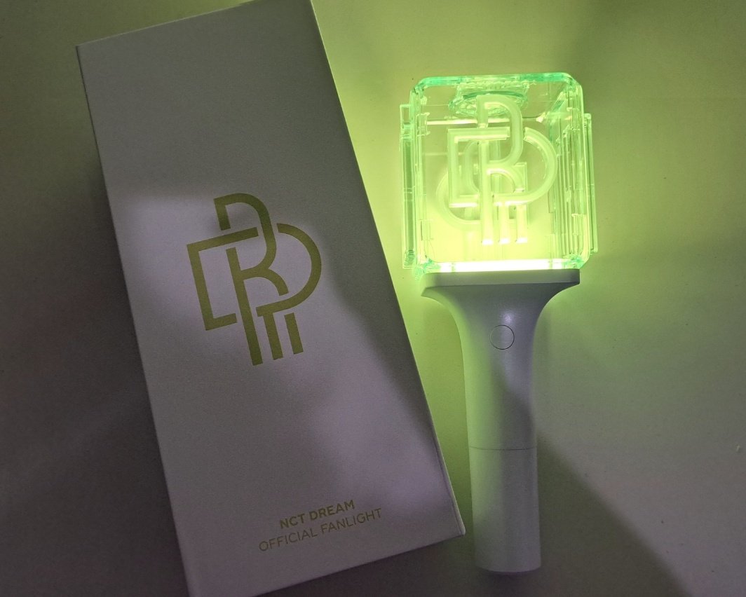 NaranyaJaemWin's tweet image. Pretty gift📦✨️ from @jdkc_id

I can't said anyword🤭 except thank u so much for all team @jdkc_id  Ini beneran berasa dapet kado sidang dan thr ter the best🫶🏻💚🥹.

Lancar dan semakin sukses selalu buat tim JDKC🩷✨️

Yeayyy i'm ready for tds 4💚✨️